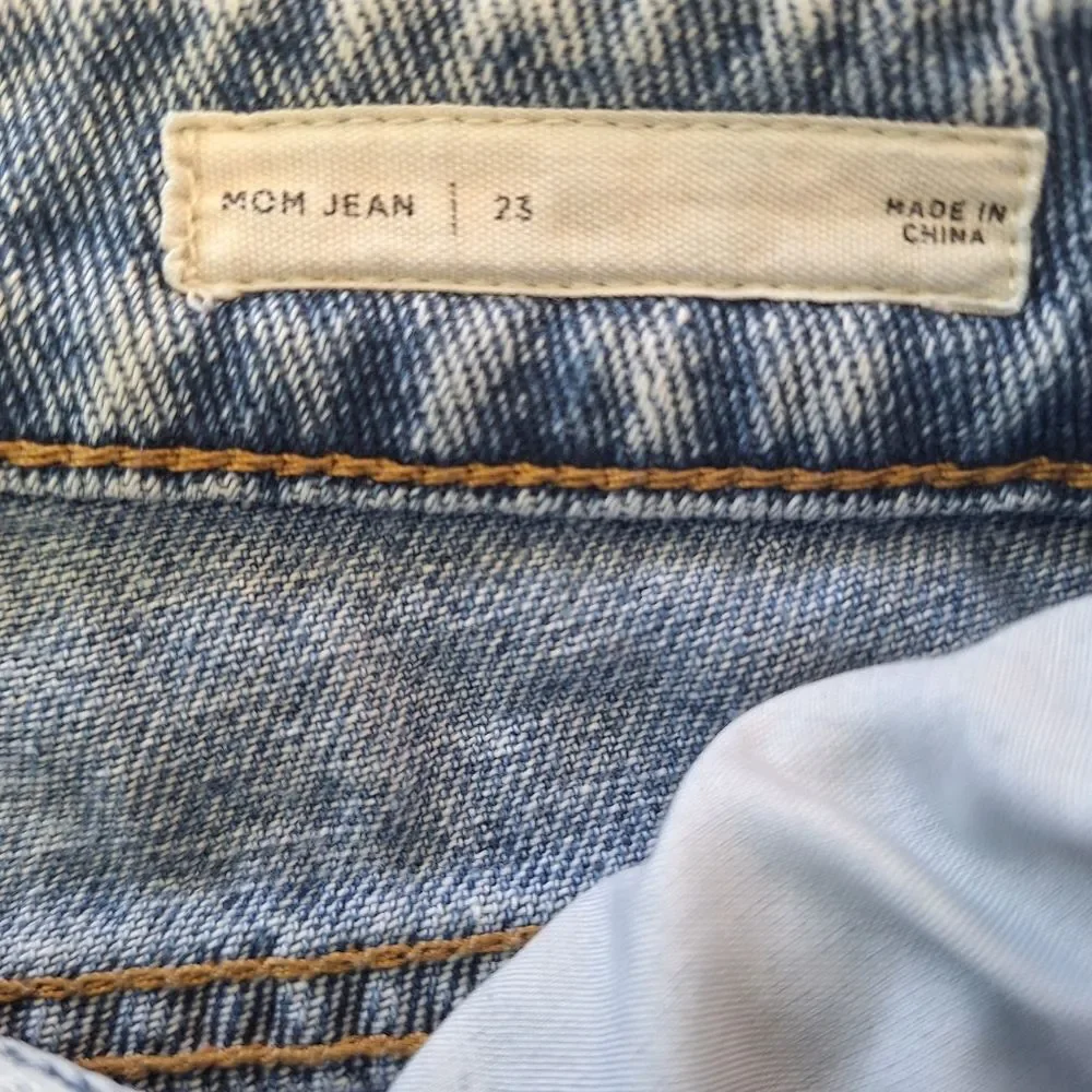 Pacsun Mom Jean Shorts Distressed Blue Denim with Frayed Hem size 23